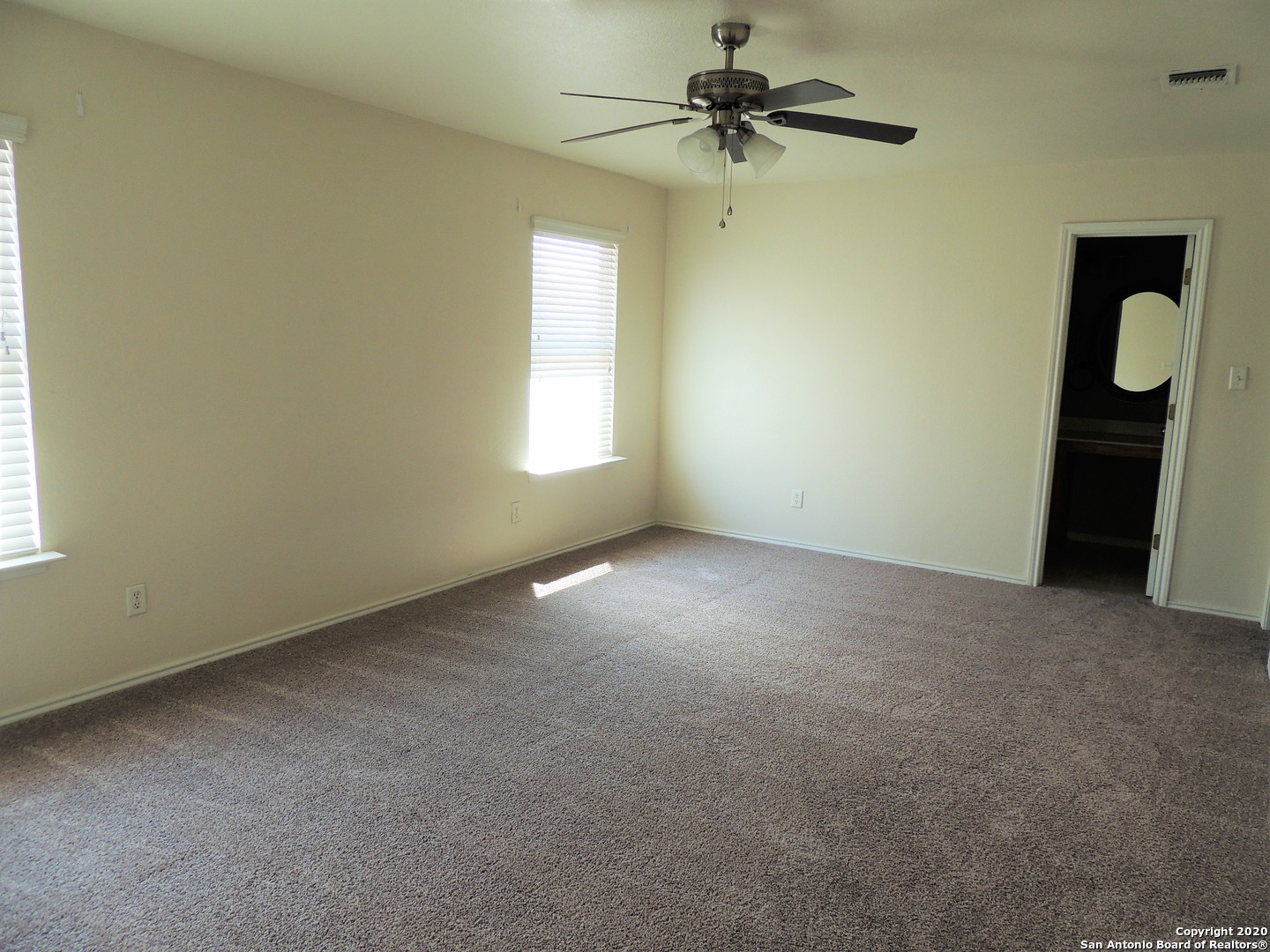 property viewer photo 10