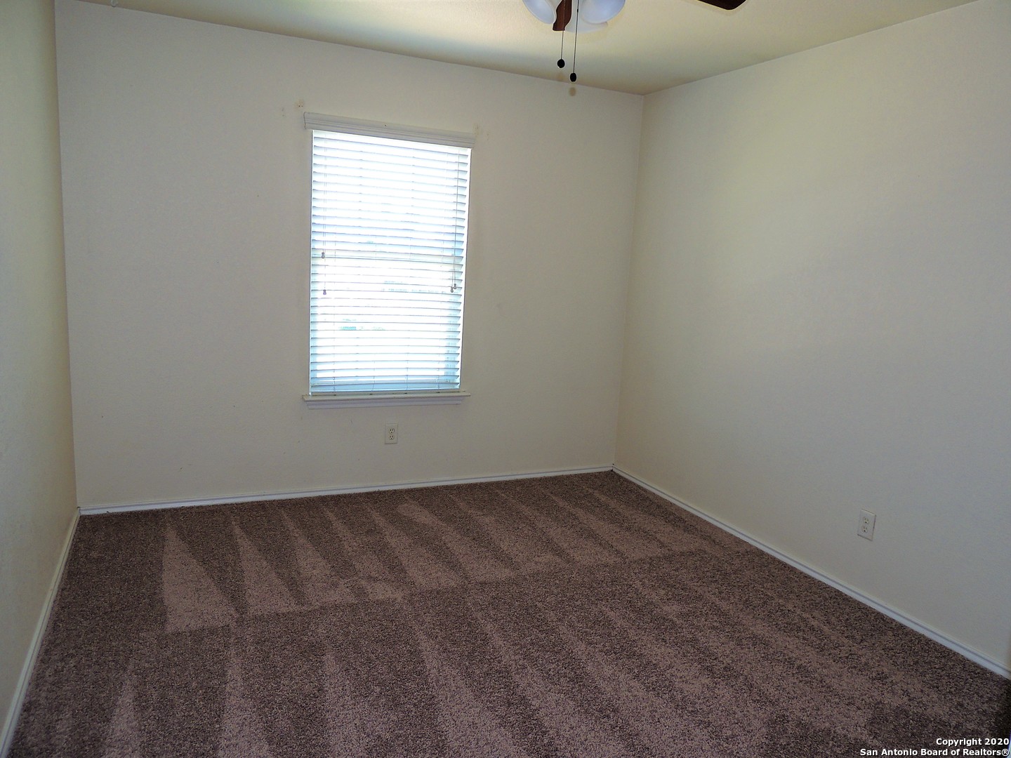 property viewer photo 16