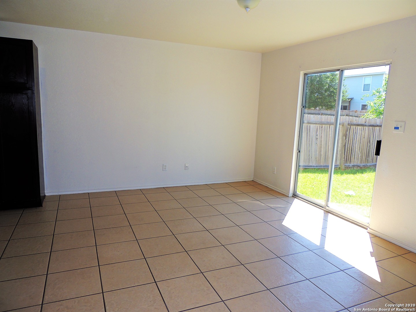 property viewer photo 5