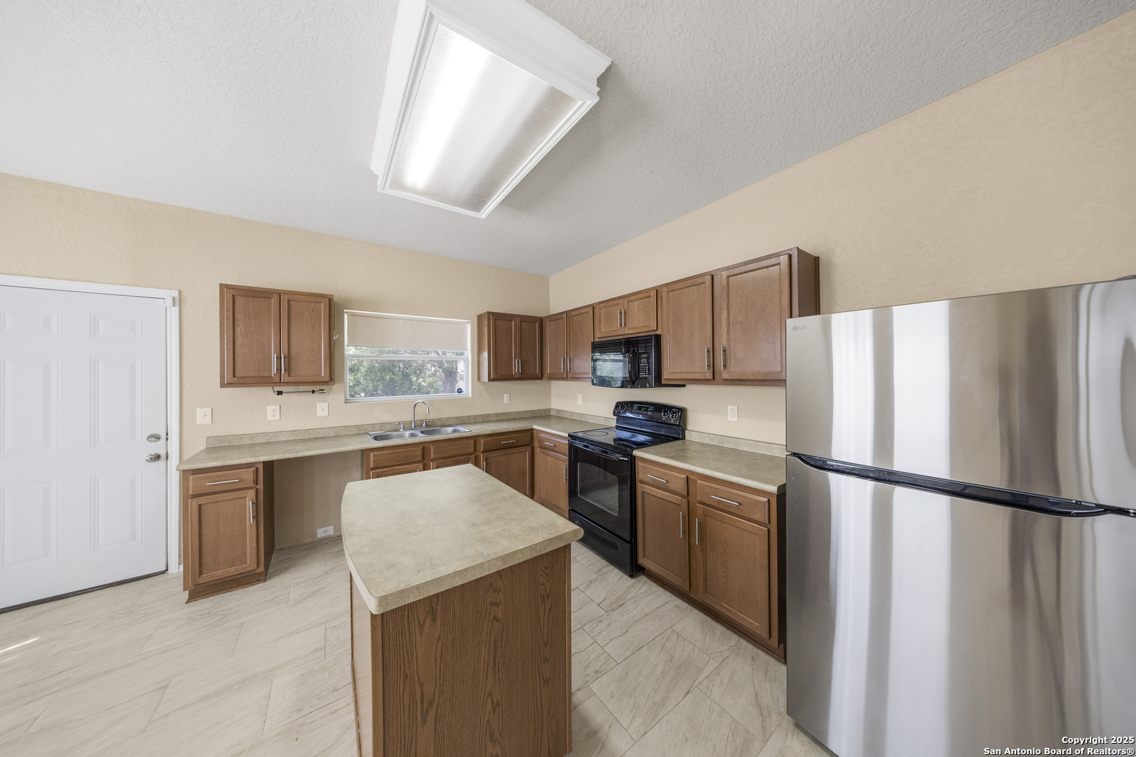 property viewer photo 11