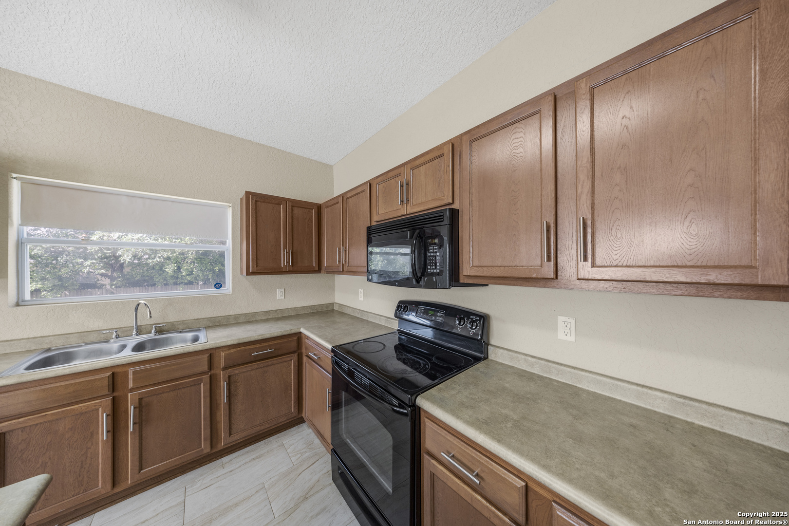 property viewer photo 12