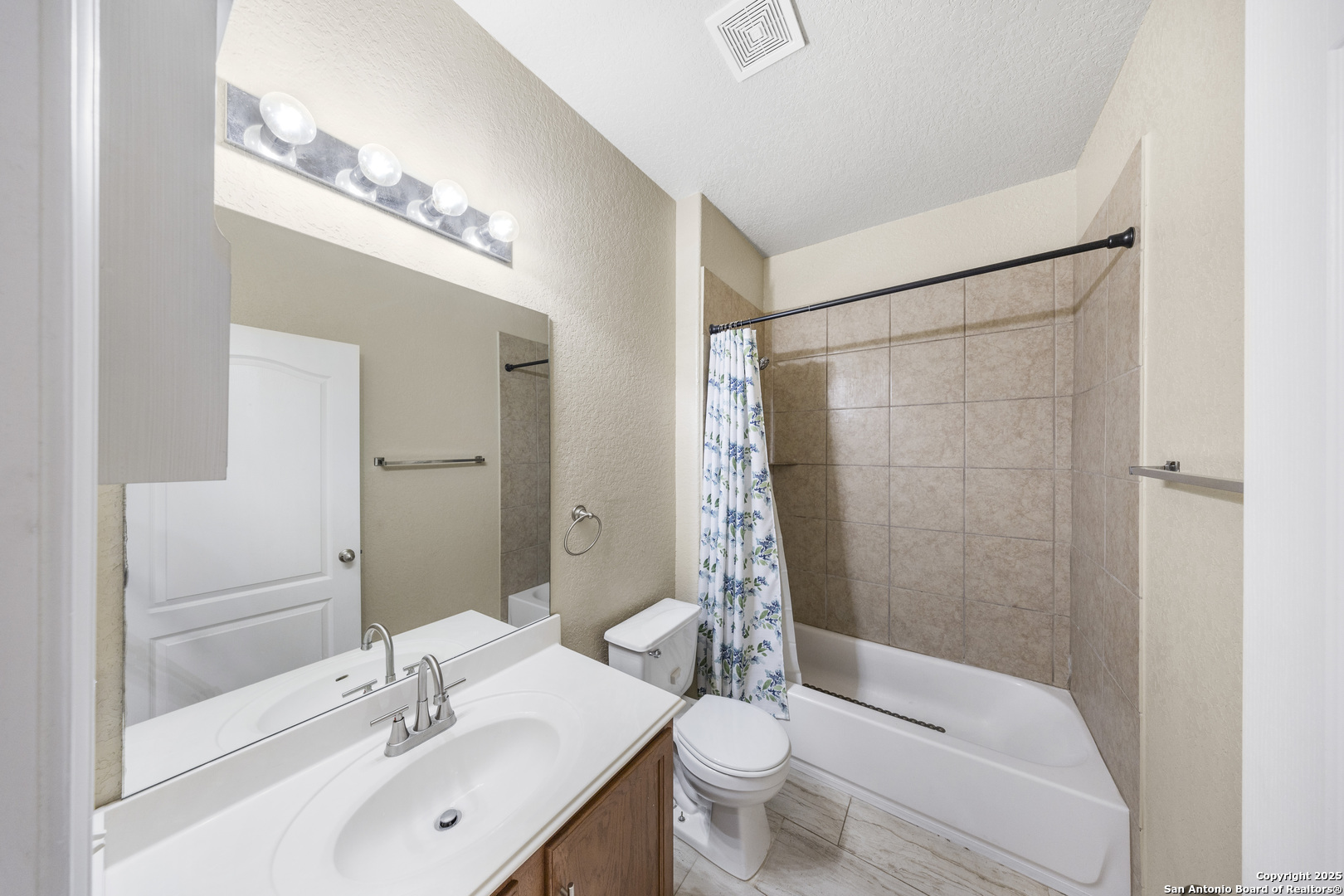 property viewer photo 20
