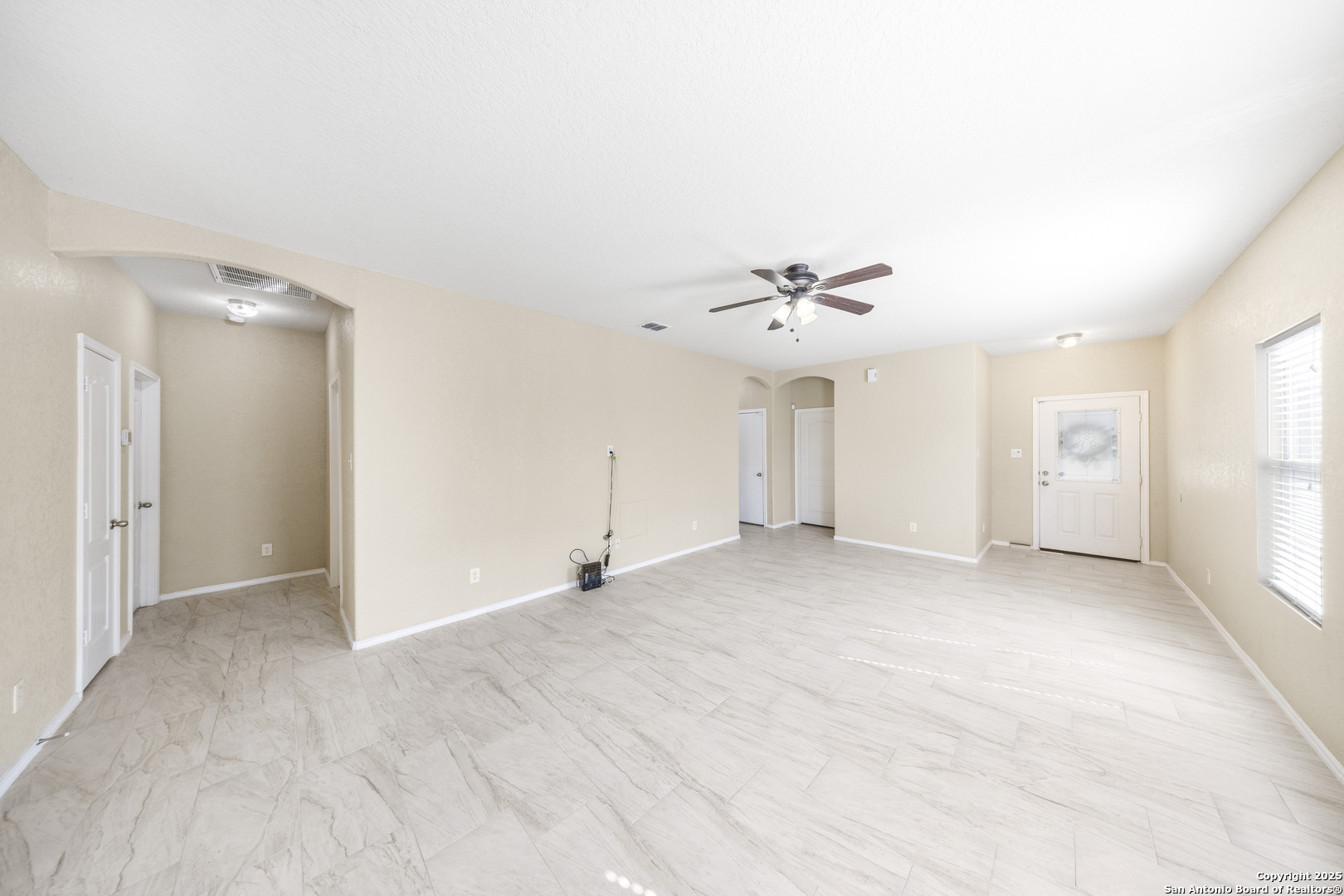 property viewer photo 3