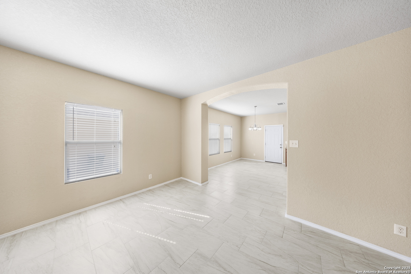 property viewer photo 5