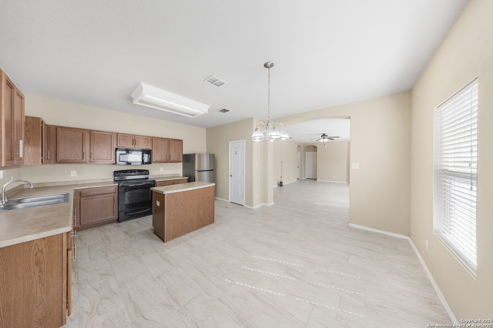 property viewer photo 7
