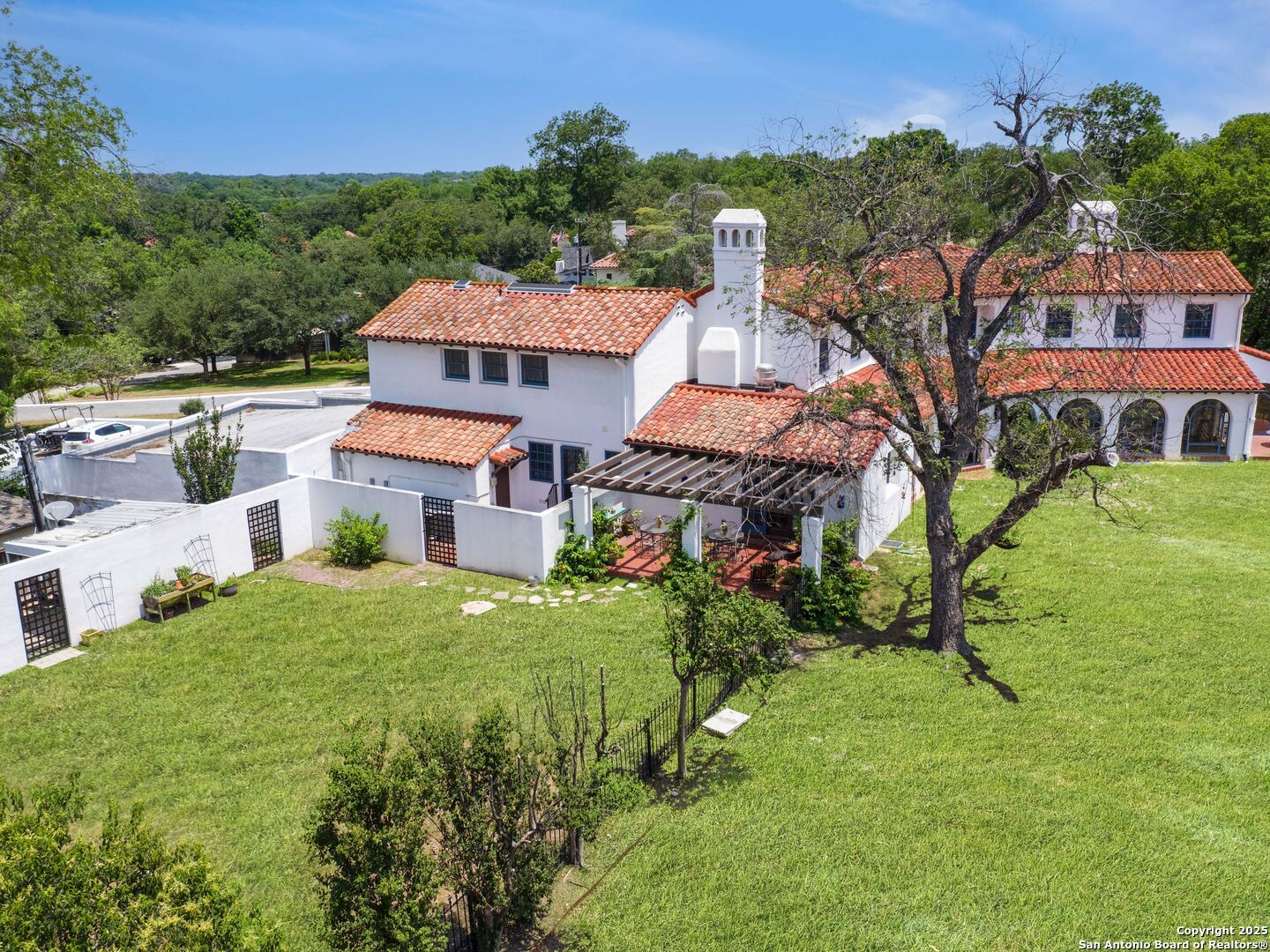main property photo 15