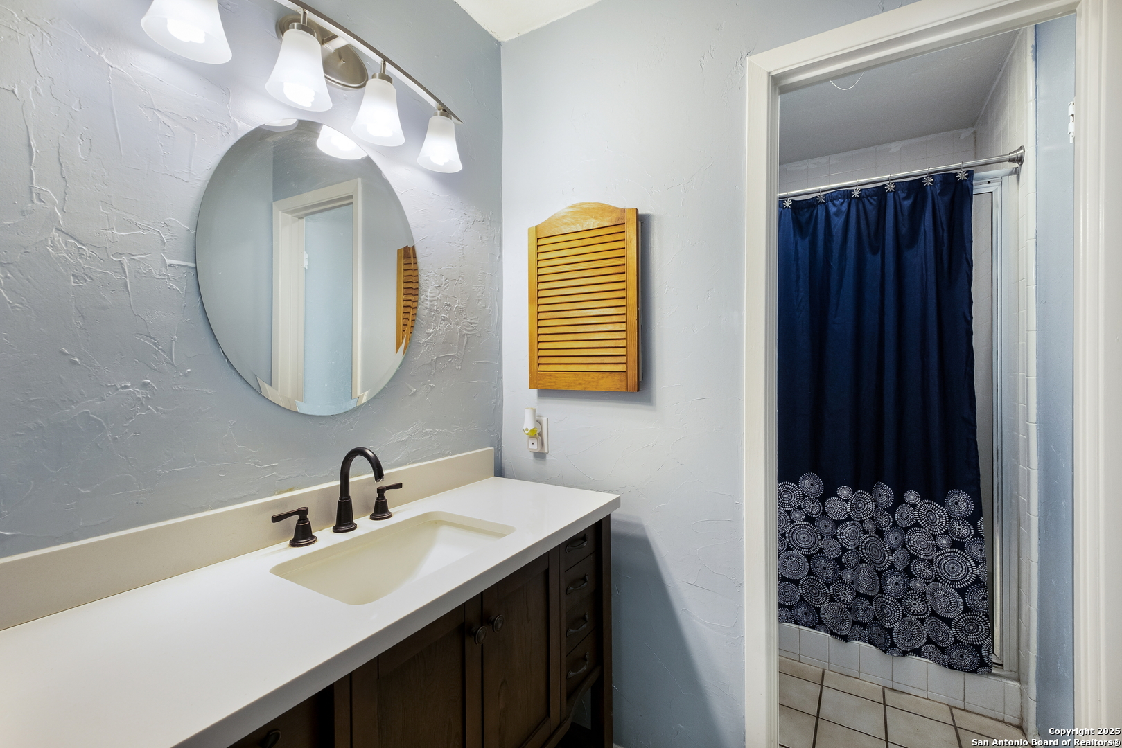 property viewer photo 13