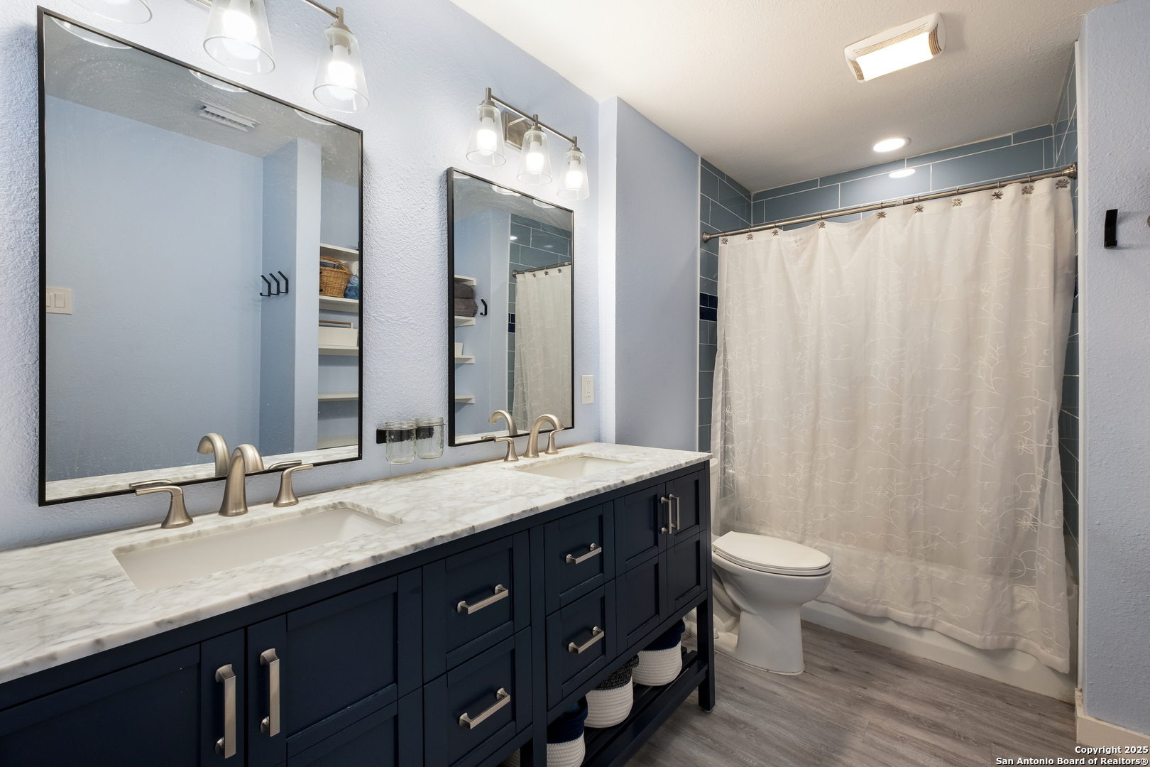 property viewer photo 16