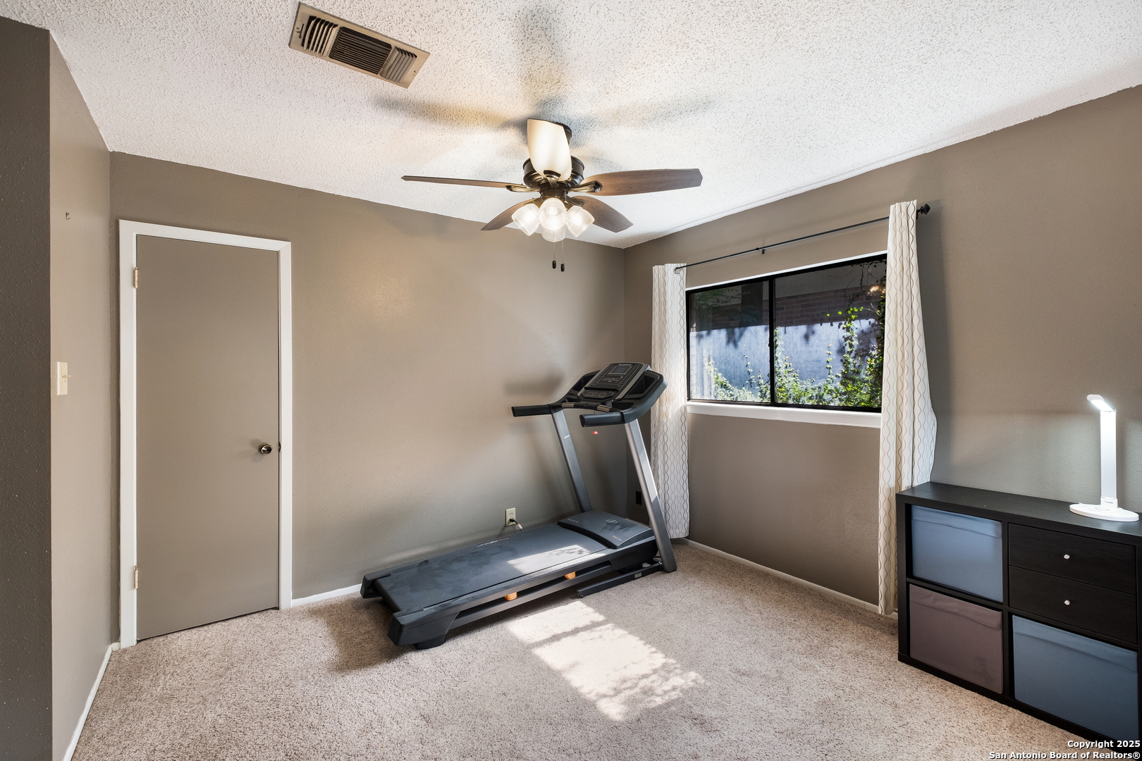 property viewer photo 18