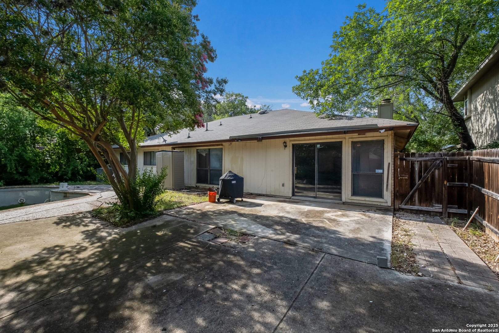 property viewer photo 20
