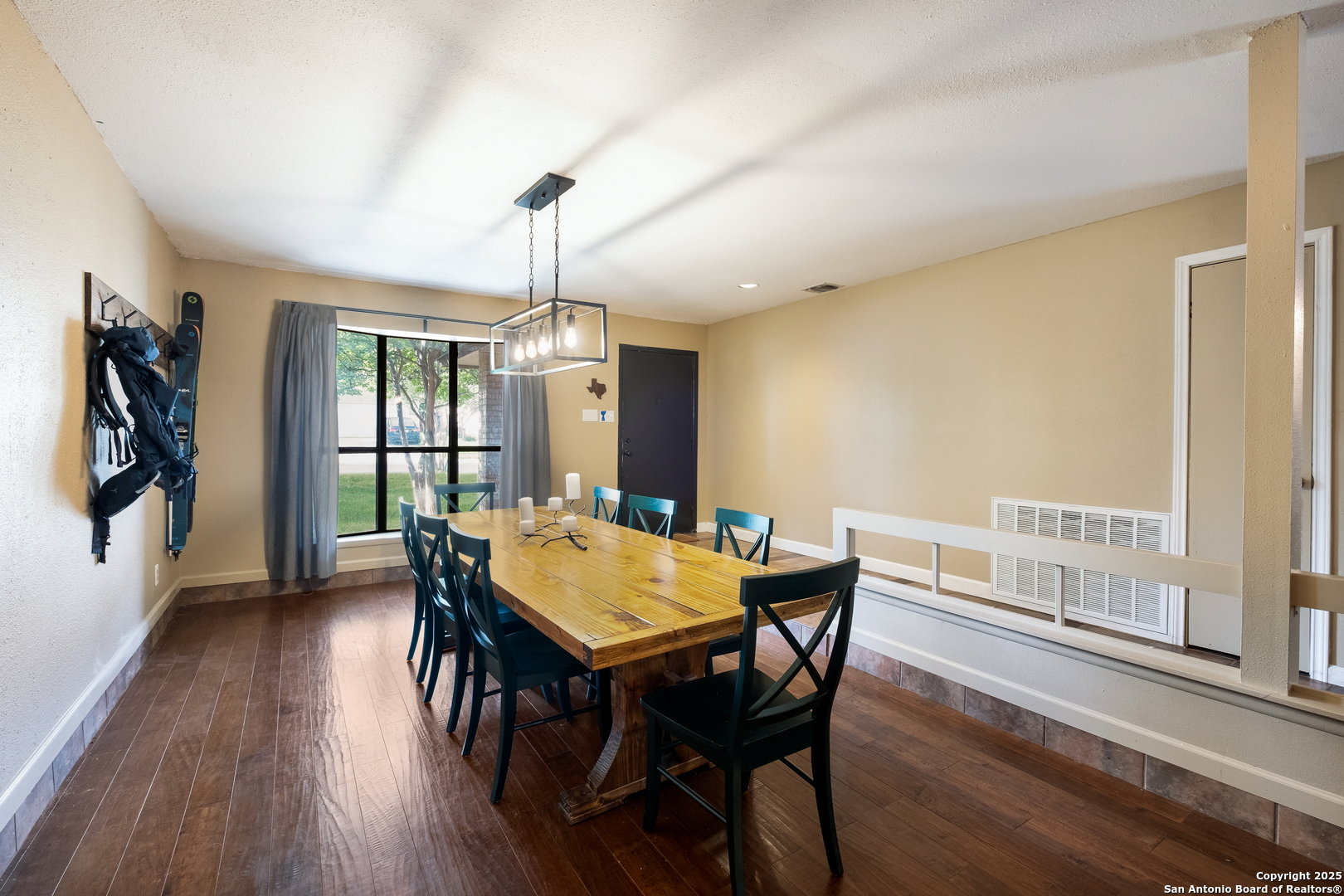 property viewer photo 4