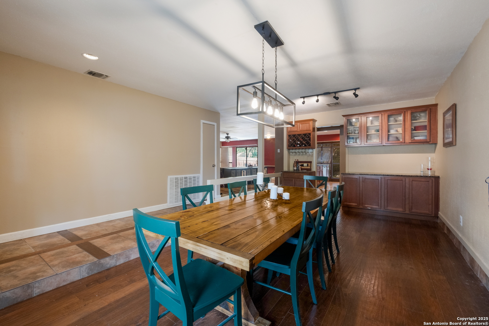 property viewer photo 5