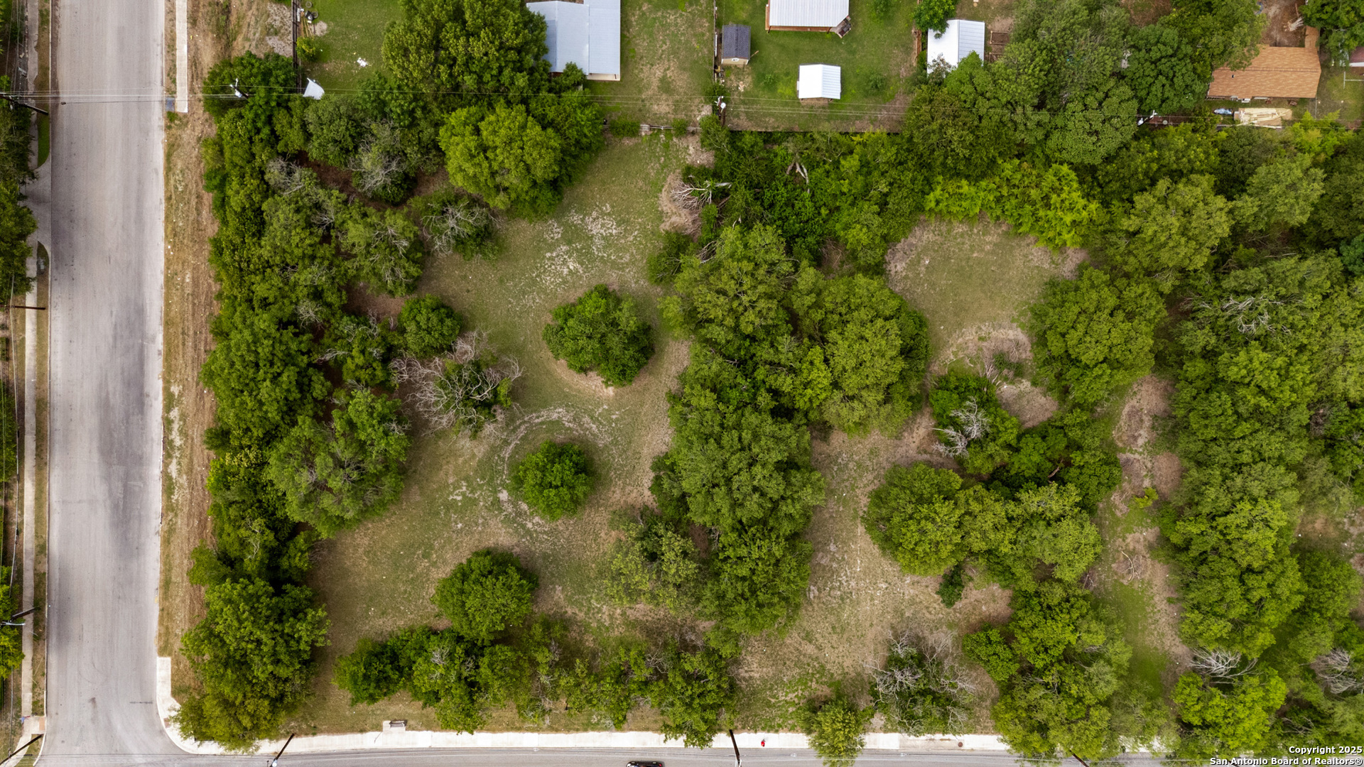 main property photo 16