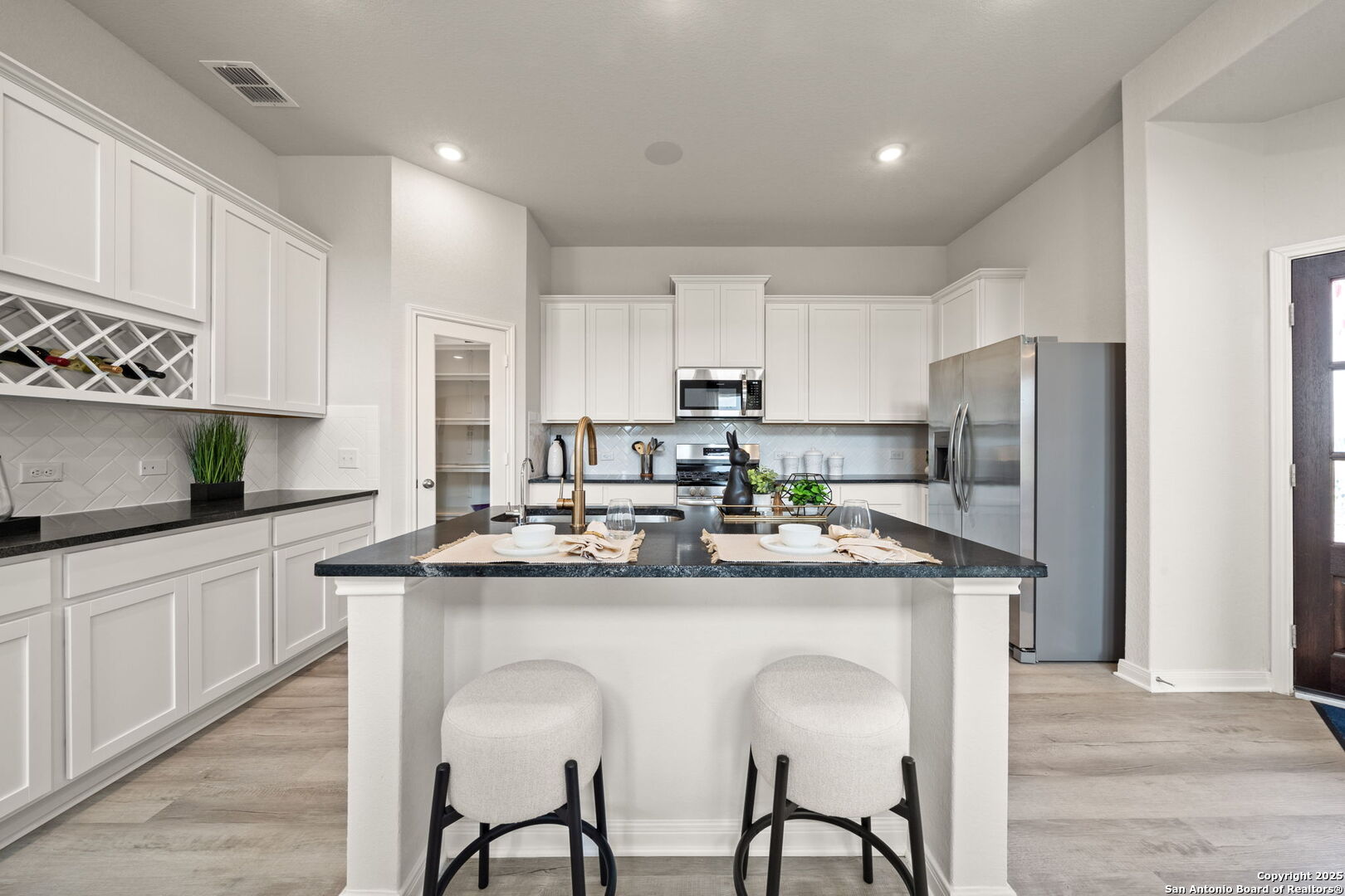 property viewer photo 24