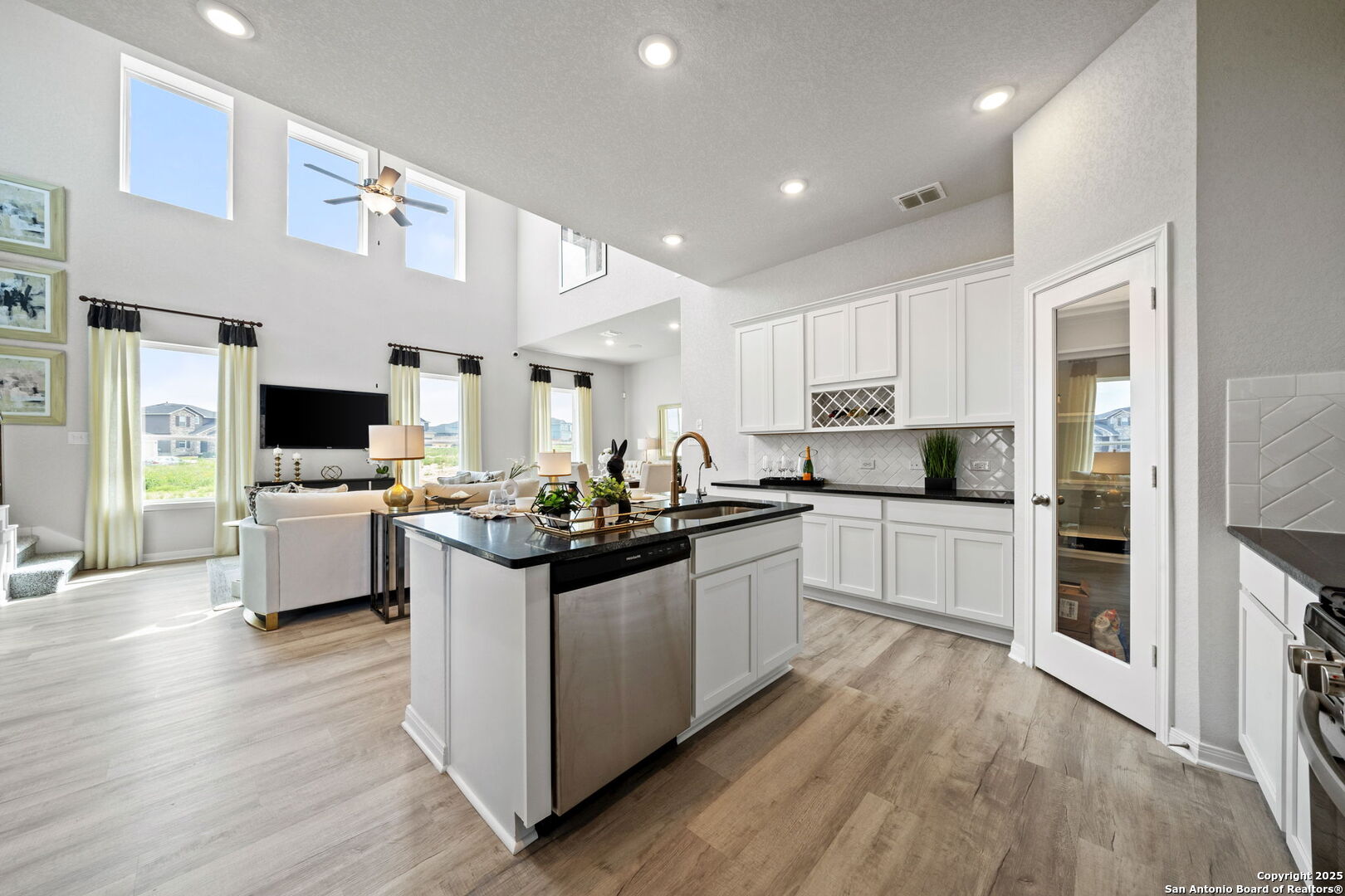 property viewer photo 28