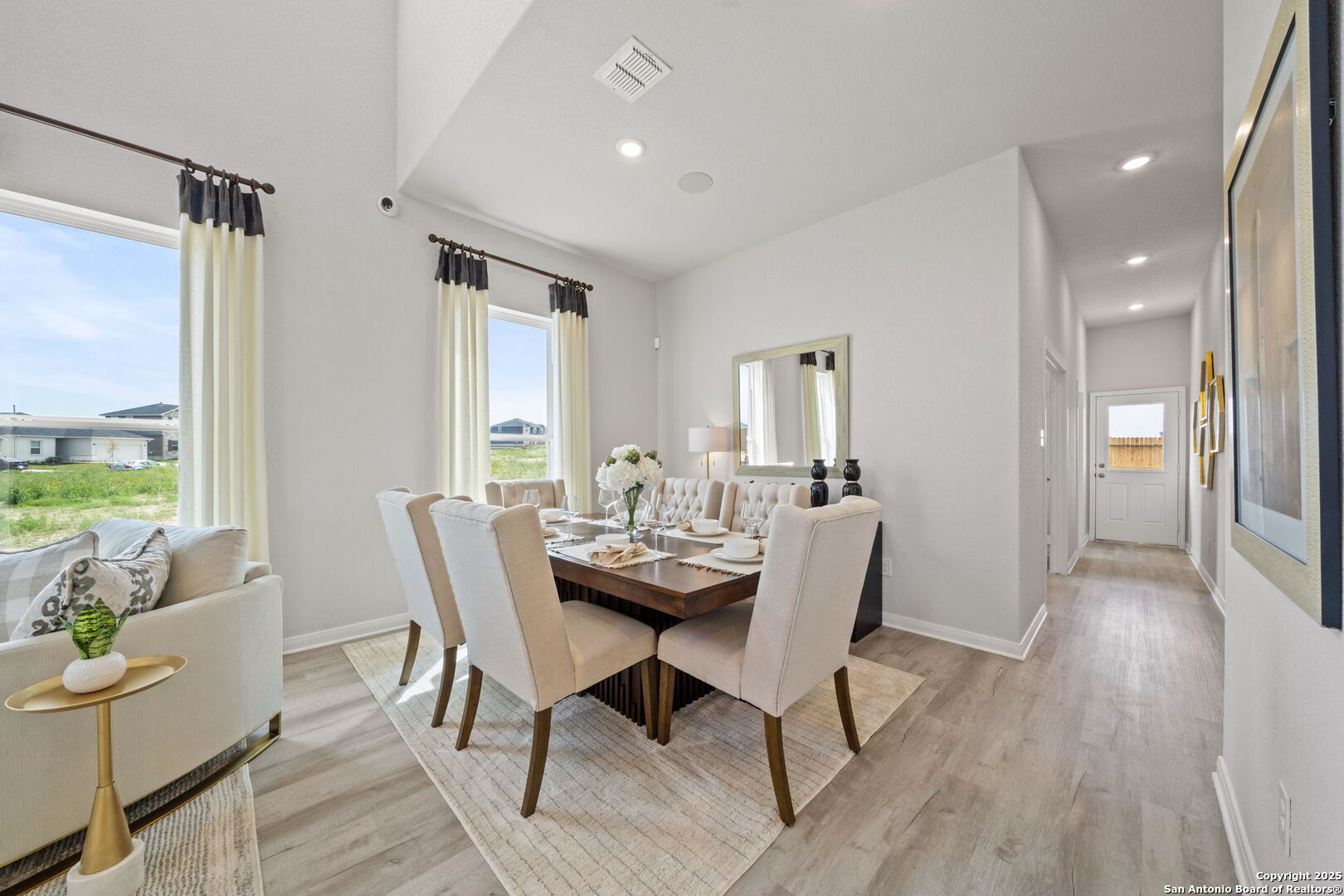 property viewer photo 35