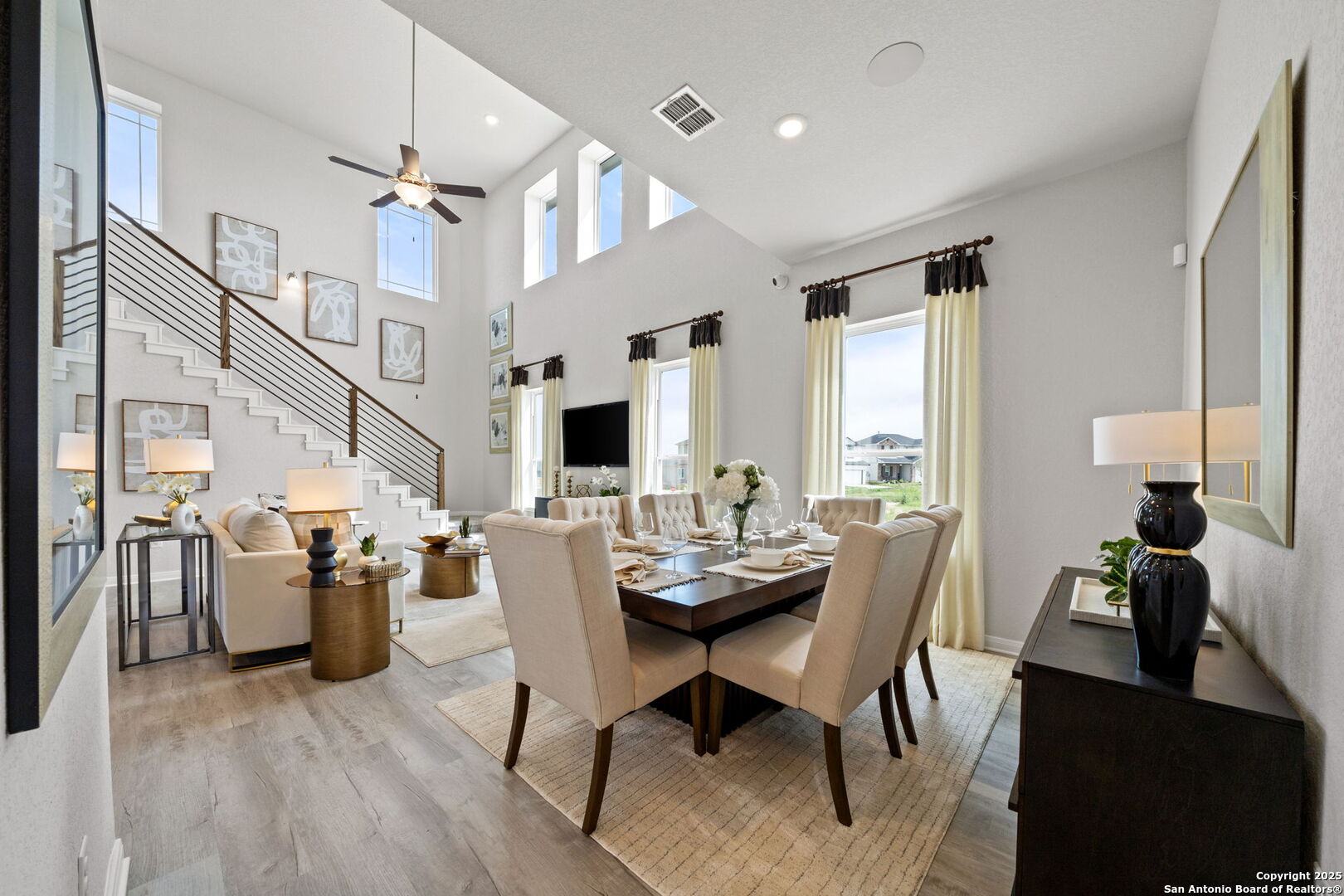 property viewer photo 36