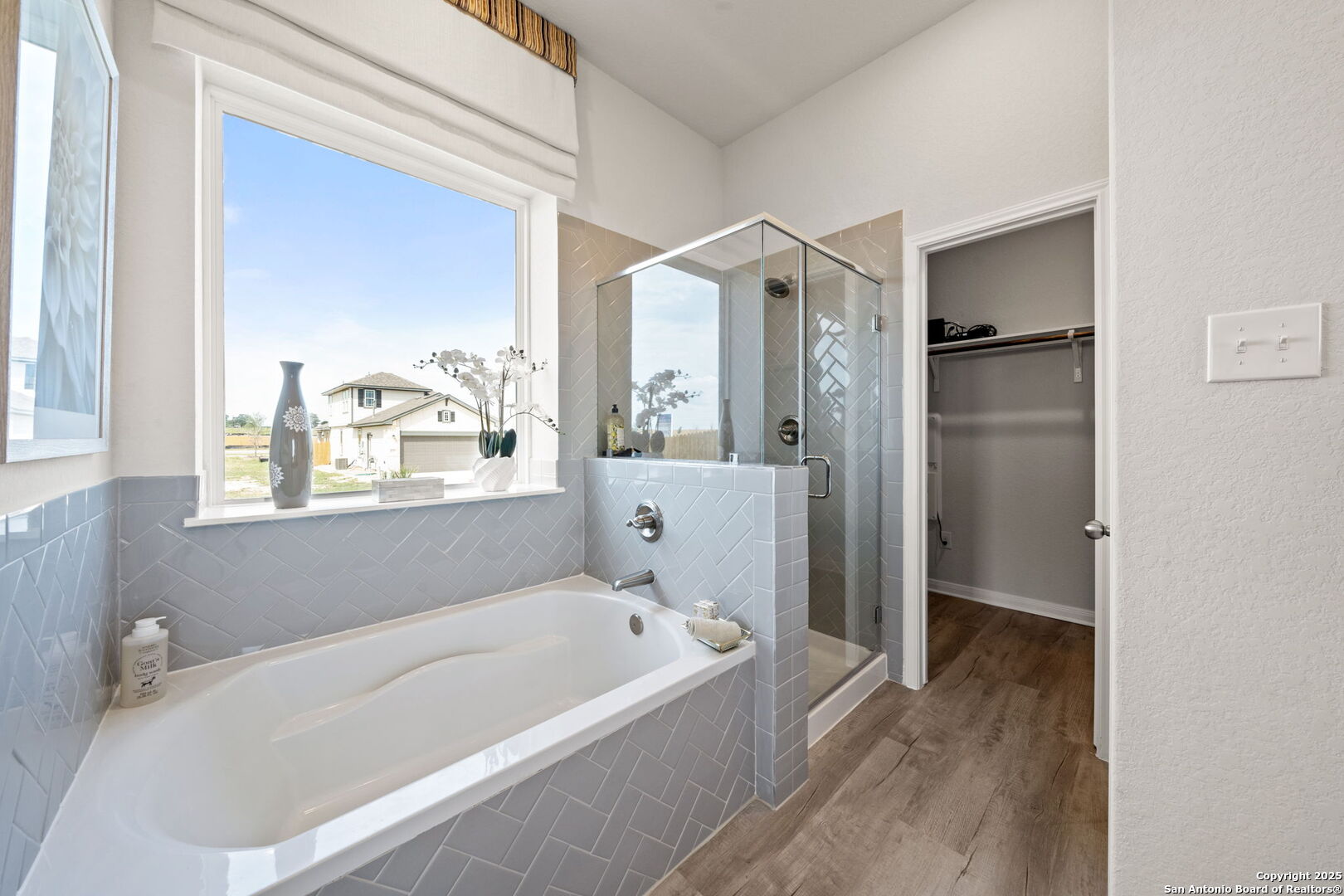 property viewer photo 4