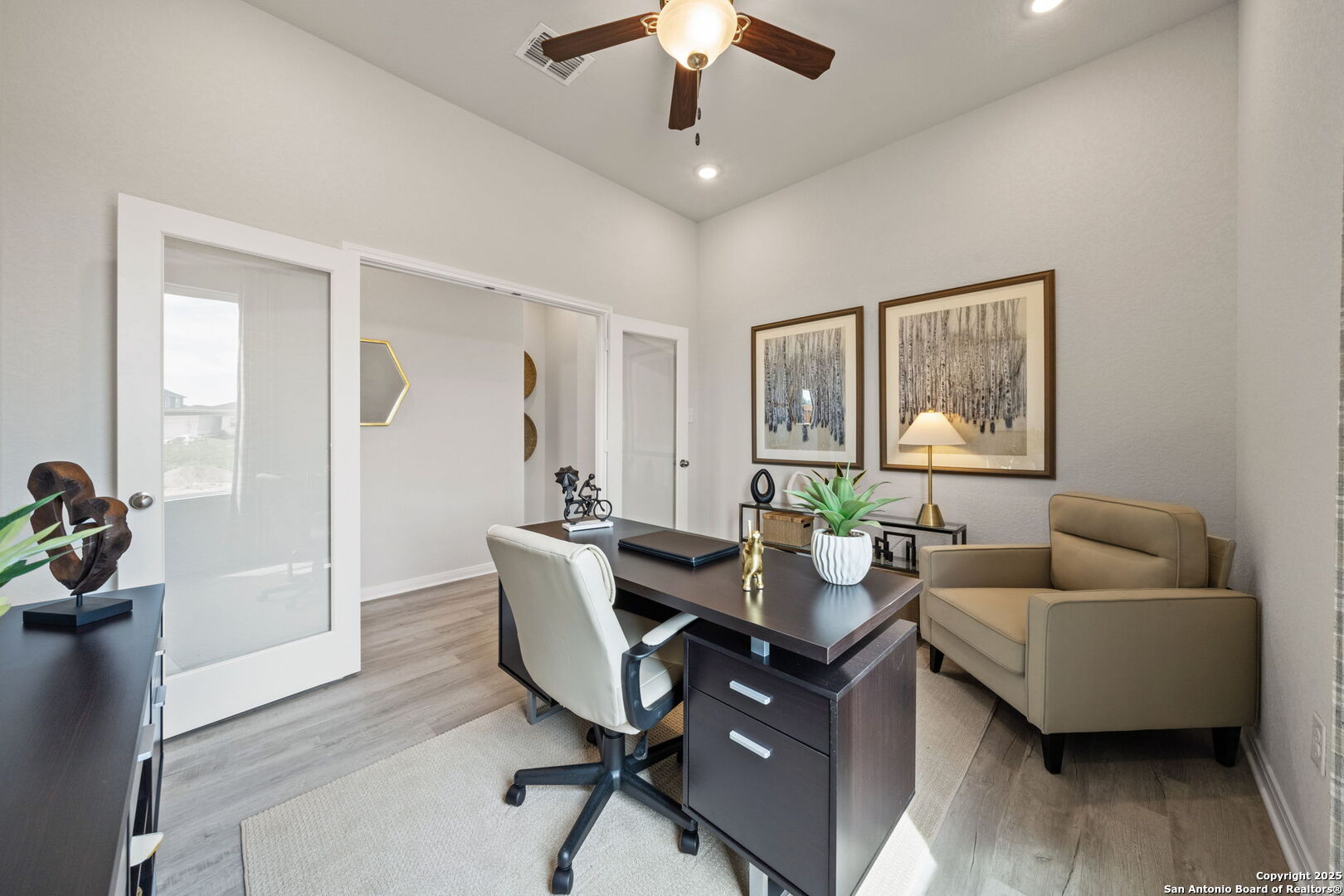 property viewer photo 42