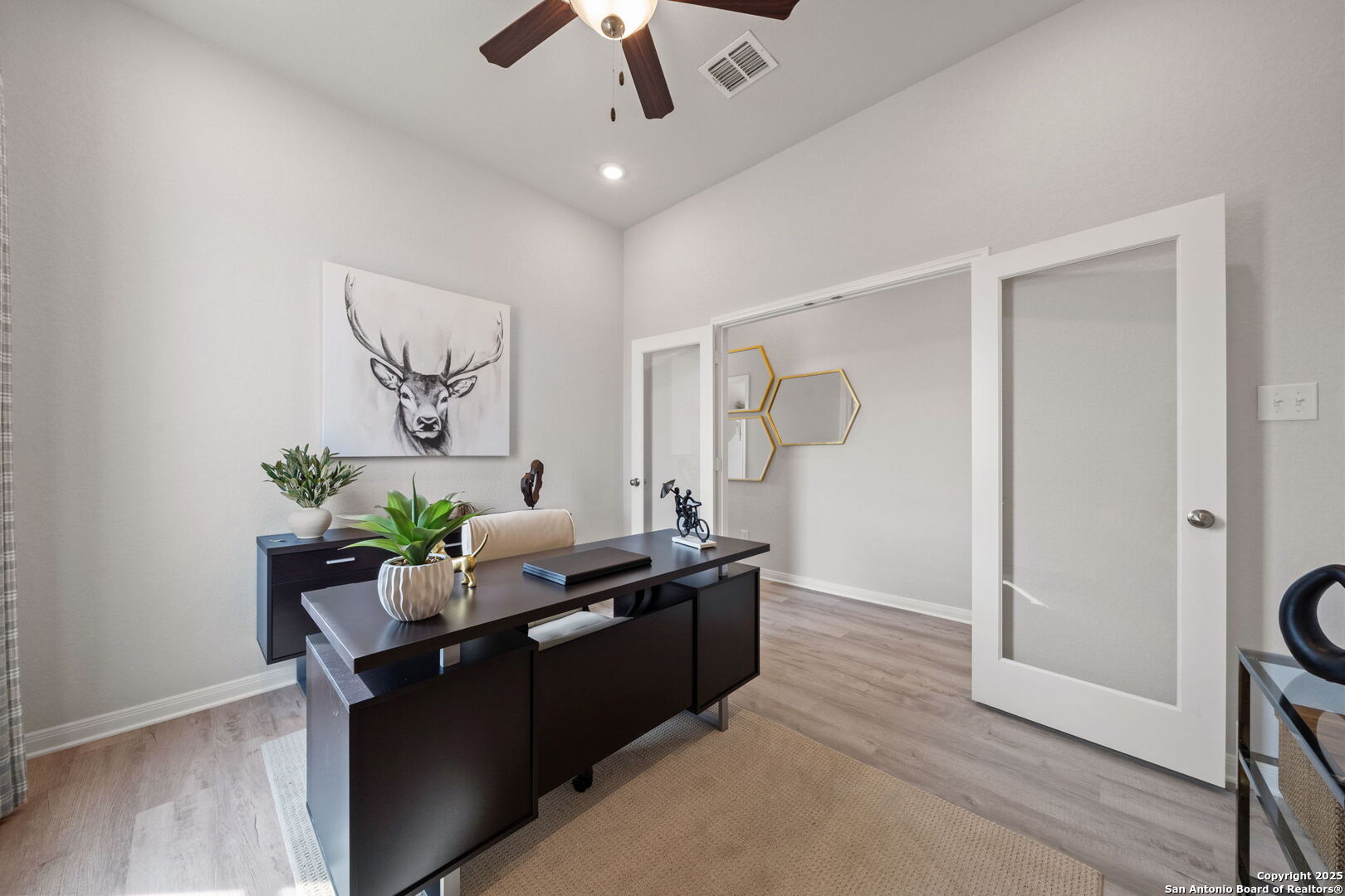 property viewer photo 43