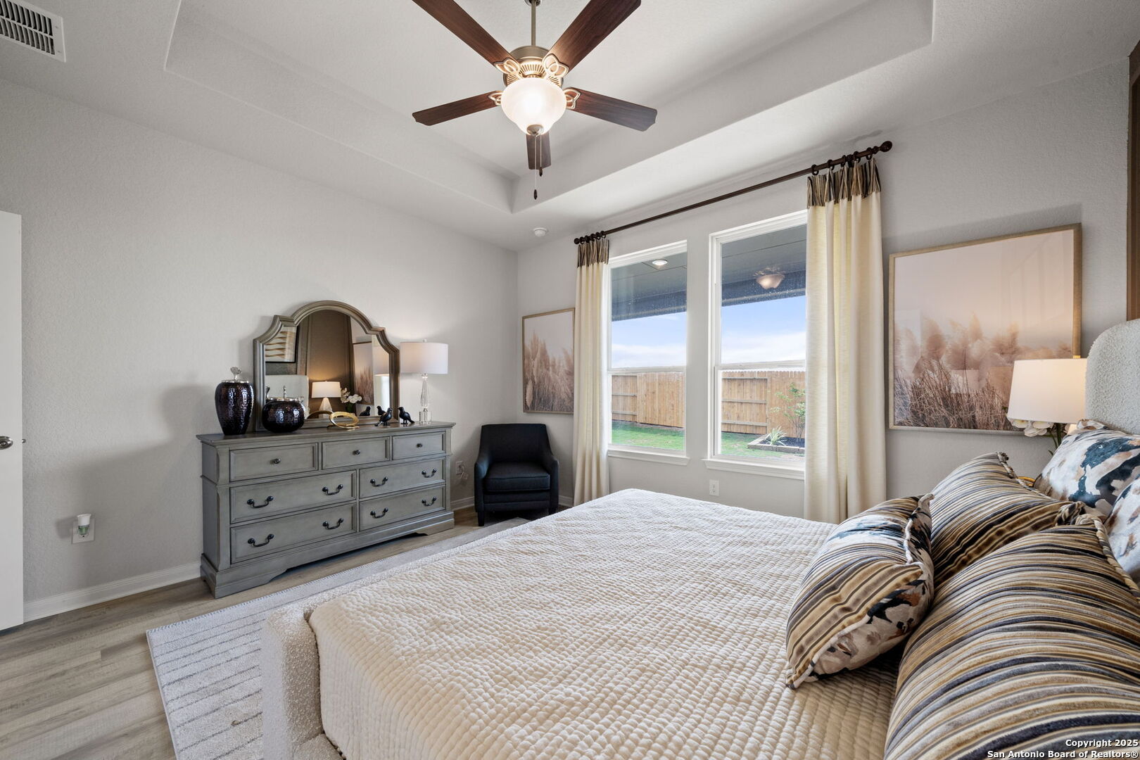 property viewer photo 47
