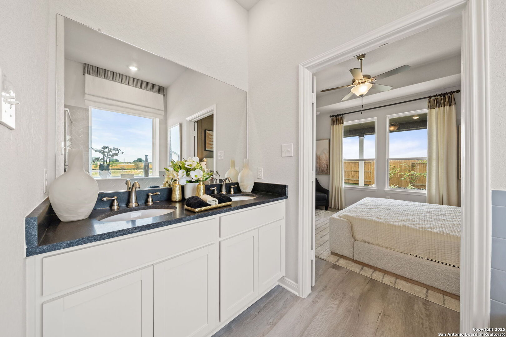 property viewer photo 6