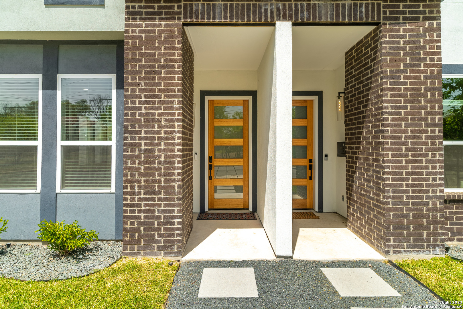 property viewer photo 1
