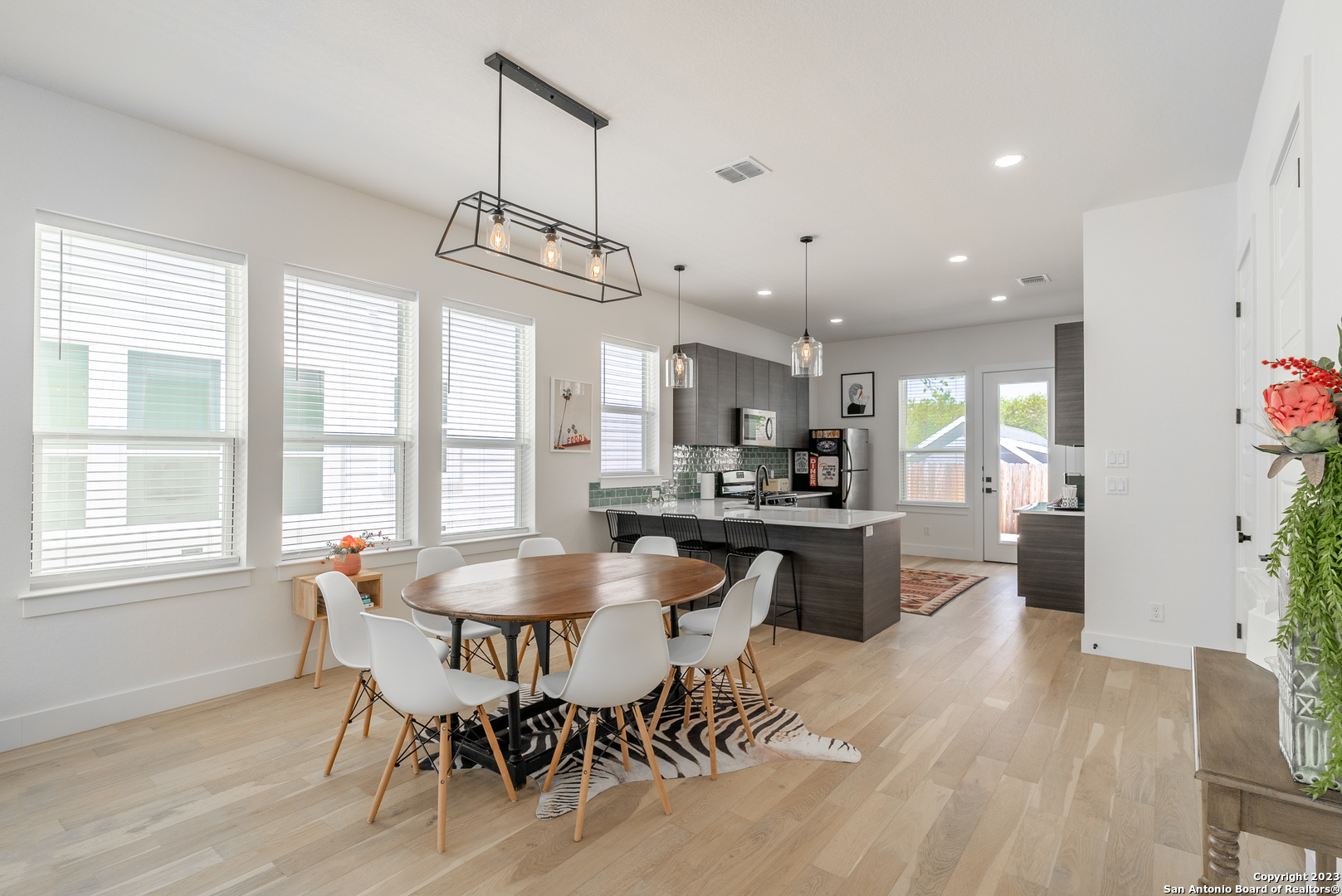 property viewer photo 10