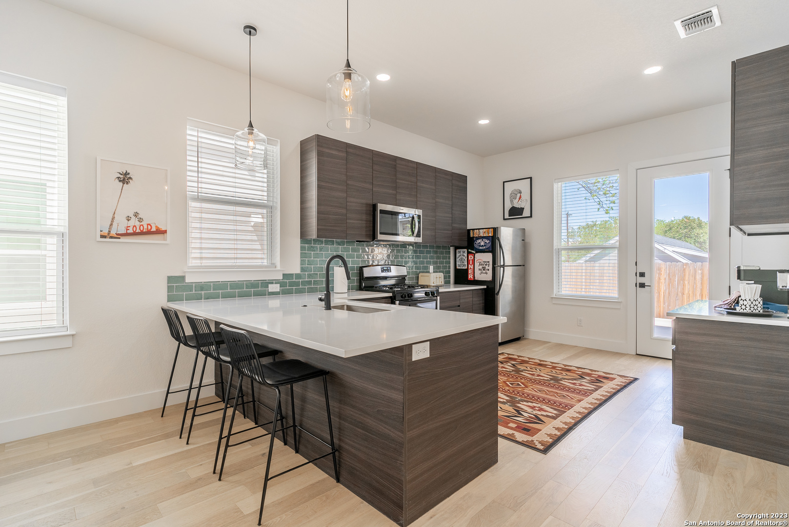property viewer photo 12
