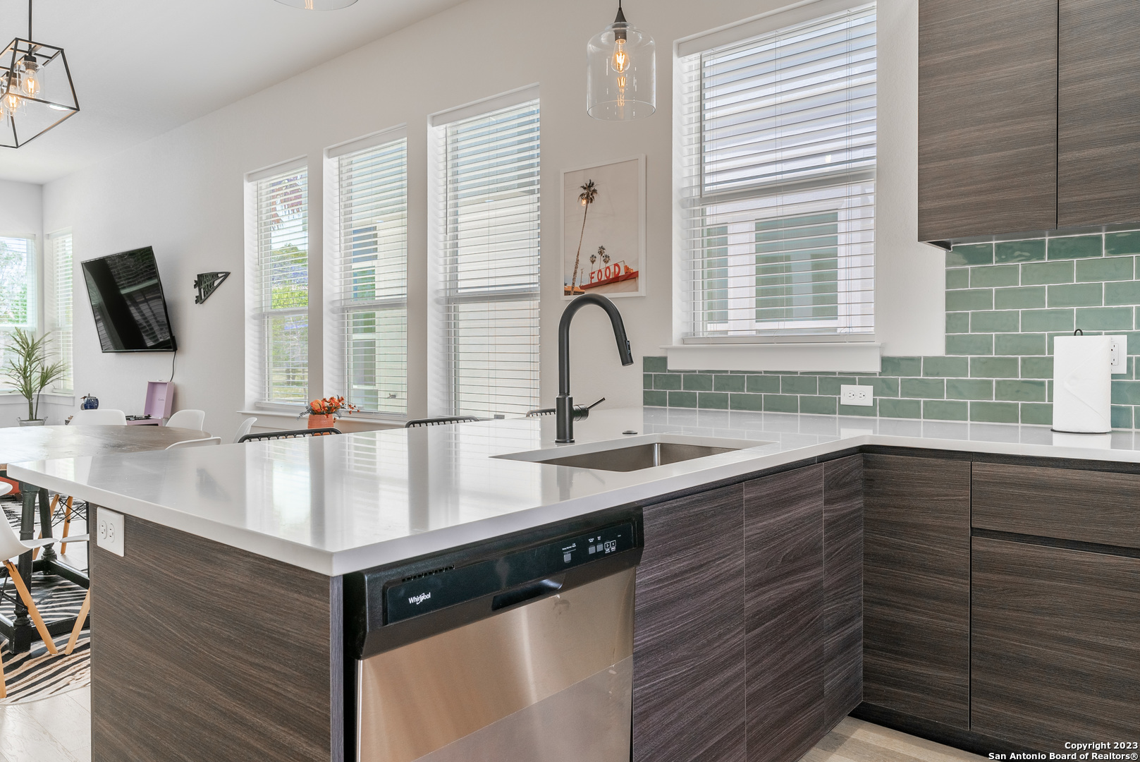 property viewer photo 13