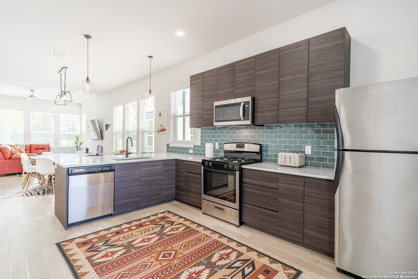 property viewer photo 16