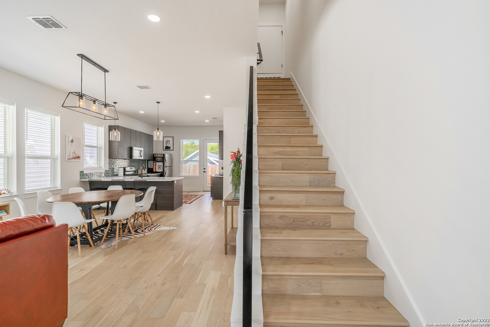 property viewer photo 2