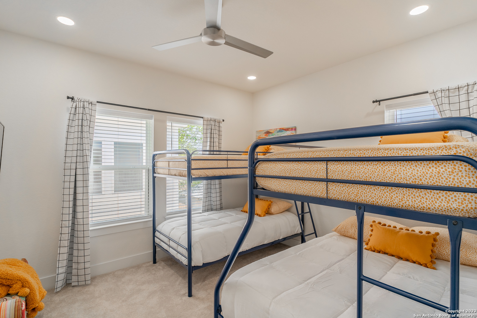 property viewer photo 36