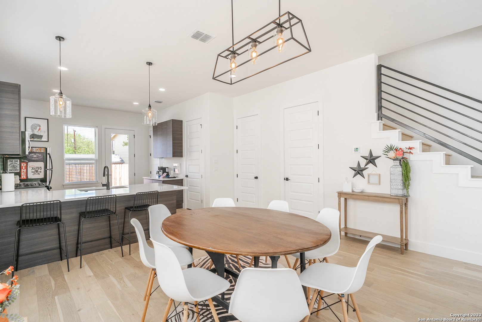 property viewer photo 8