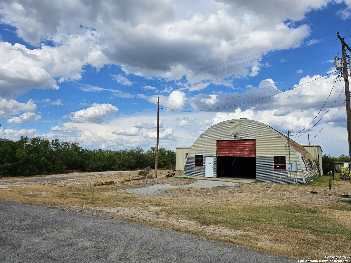 main property photo 3