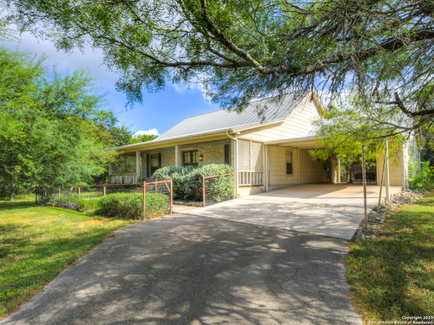 main property photo 35