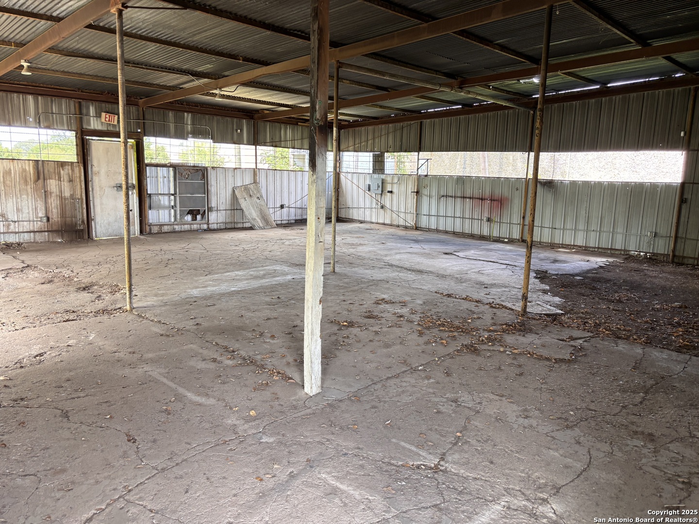main property photo 8