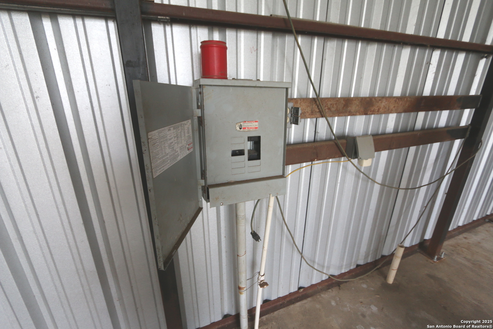 main property photo 32
