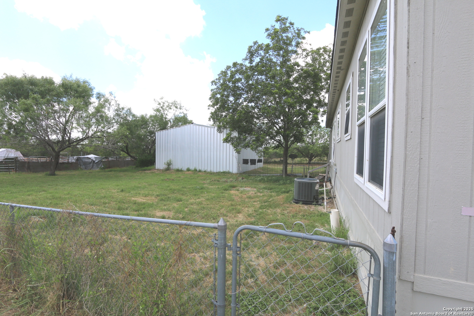 main property photo 9