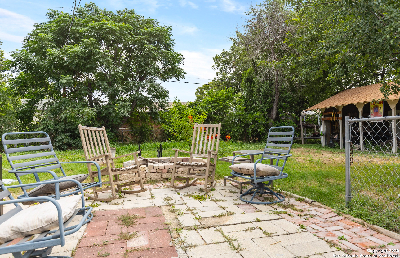 main property photo 14