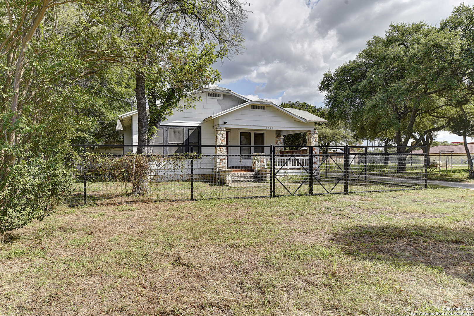 main property photo 2
