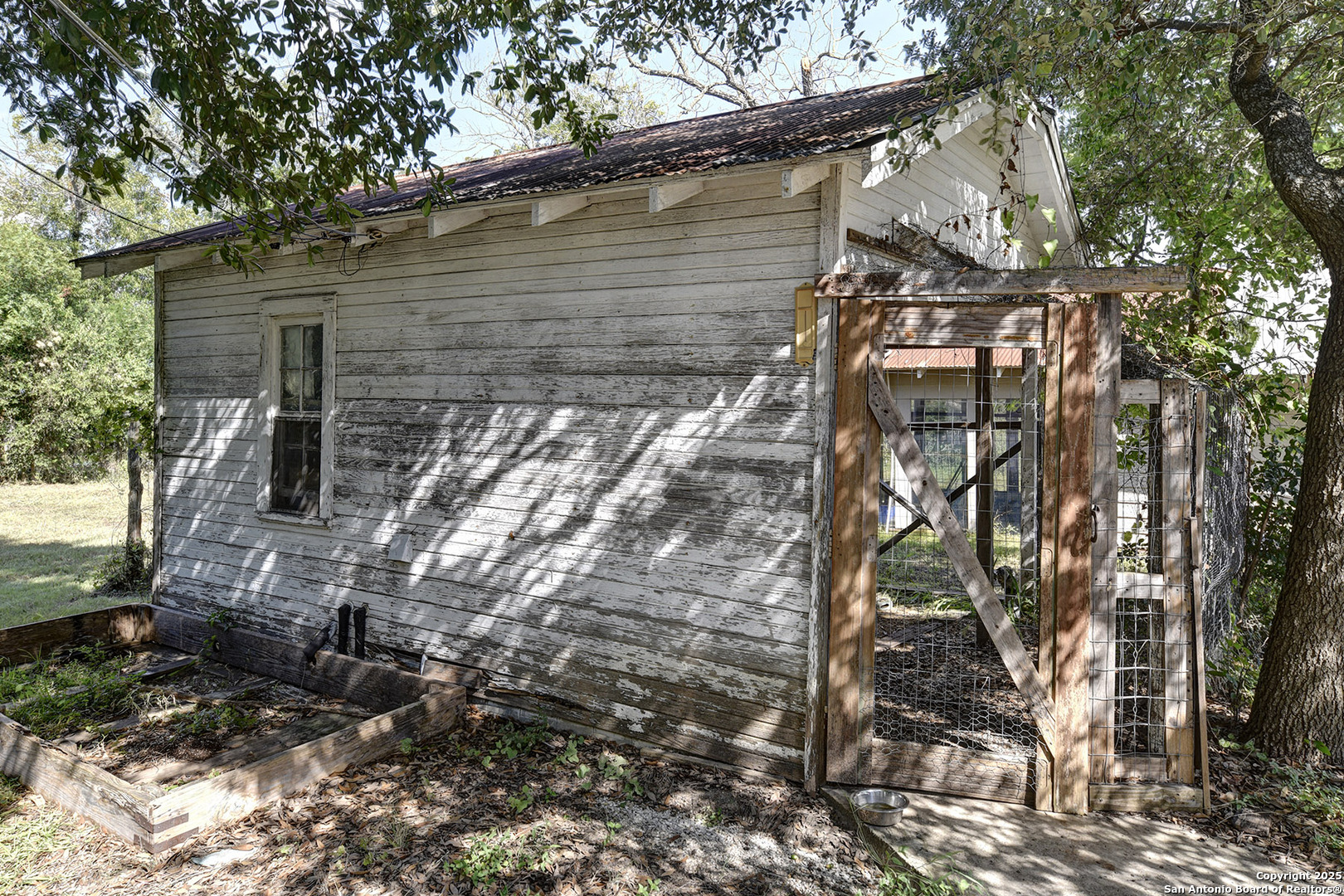 main property photo 26