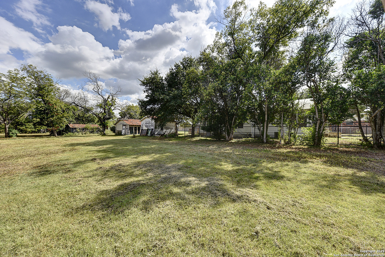 main property photo 8