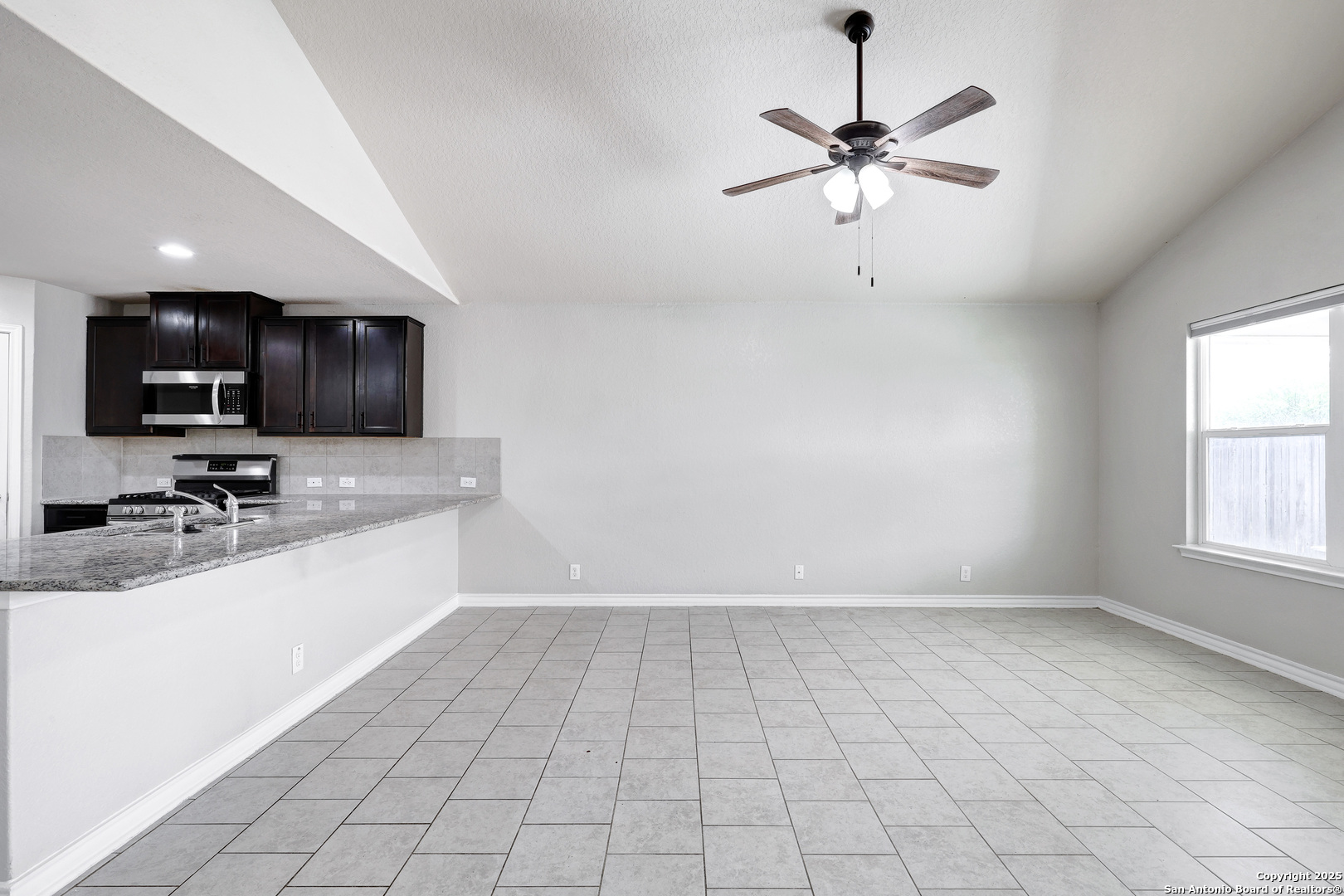 property viewer photo 12
