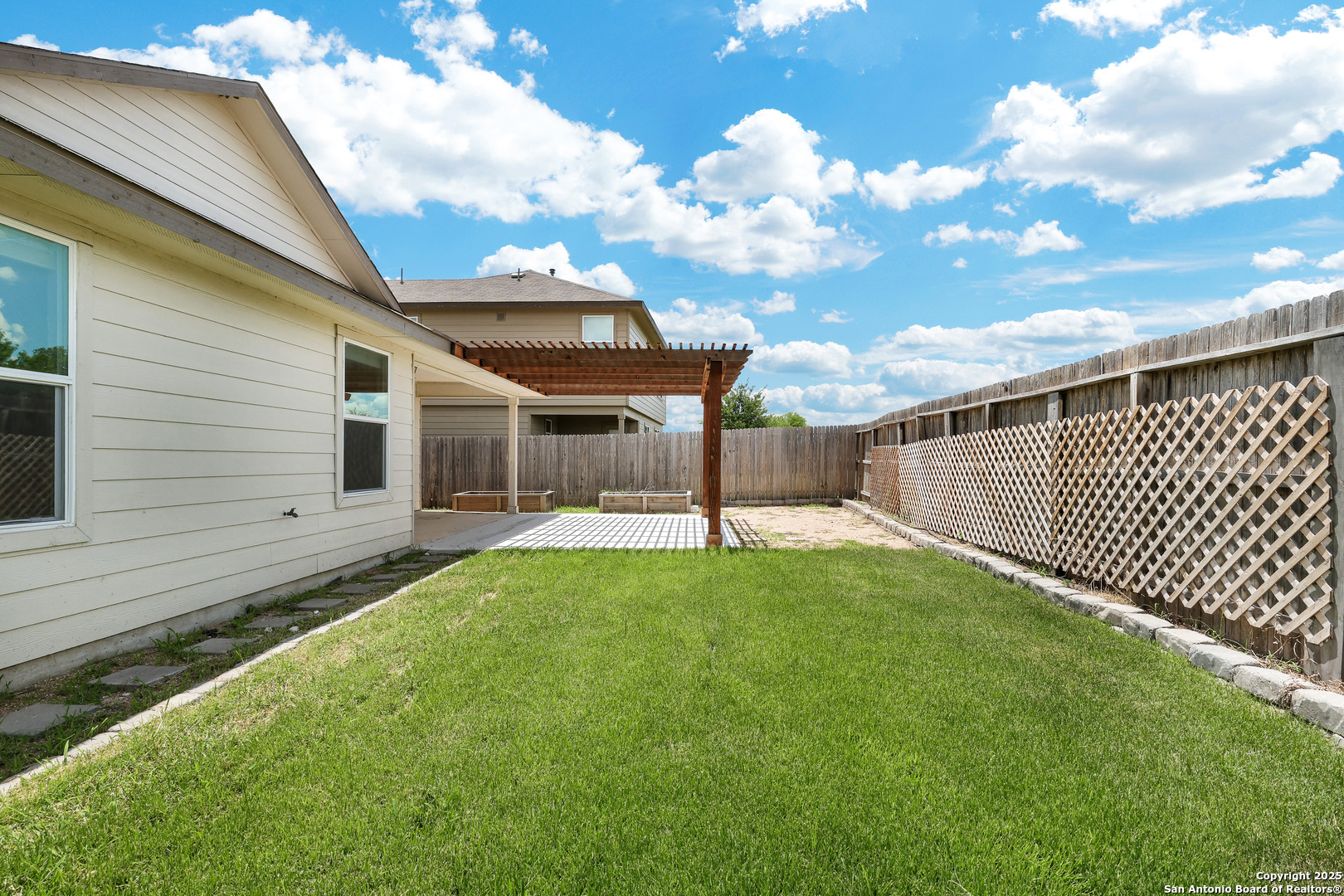 property viewer photo 42