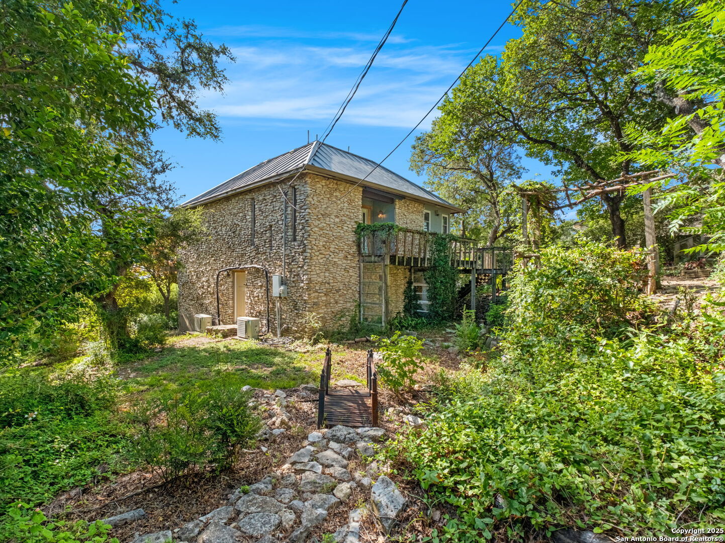 main property photo 10