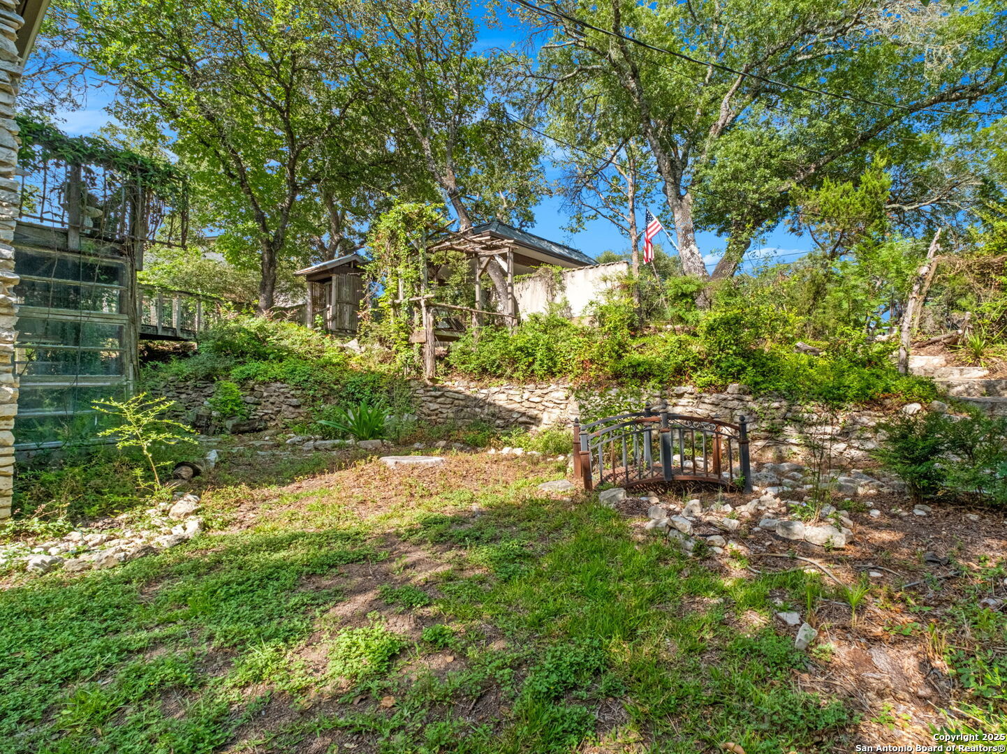 main property photo 11