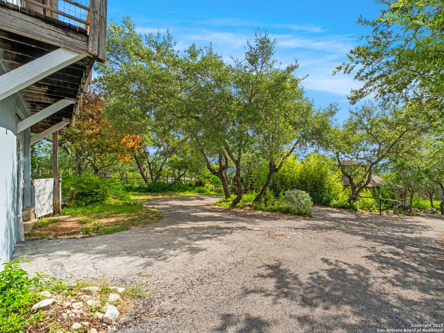 main property photo 28