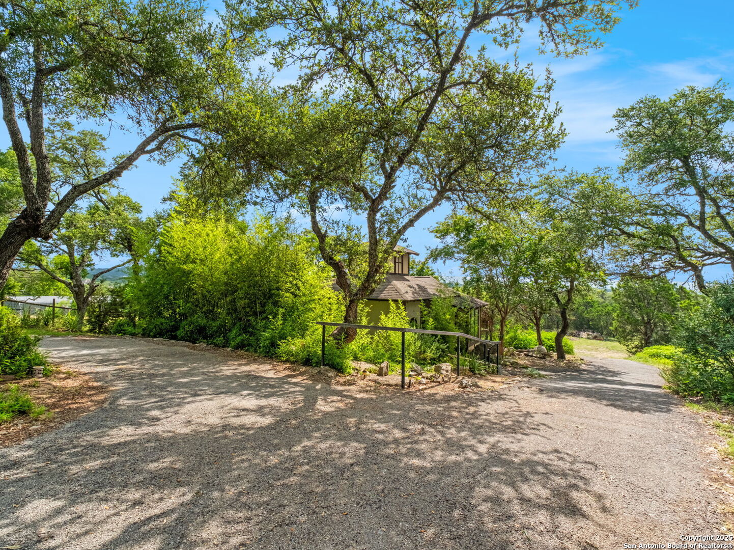 main property photo 29