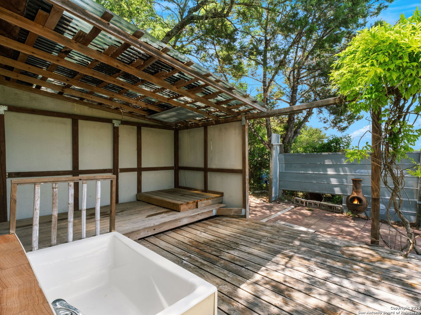 main property photo 40